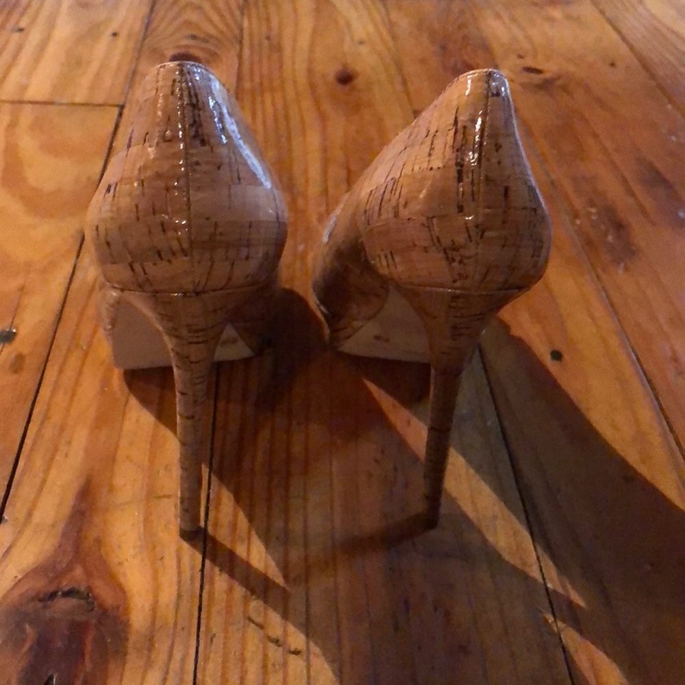 Inc open cross peep toe. - Picture 4 of 4